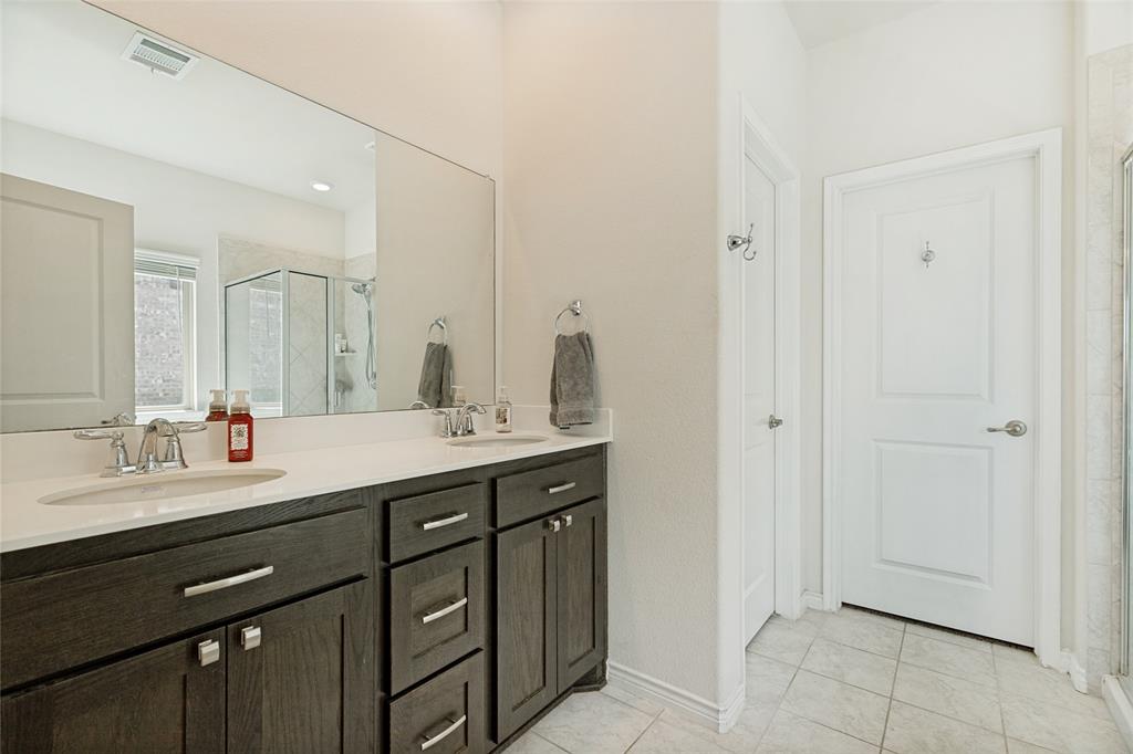 623 Stars Drive Anna, TX 75409 - Photo 16 of 26 Primary Bathroom - Dual sinks