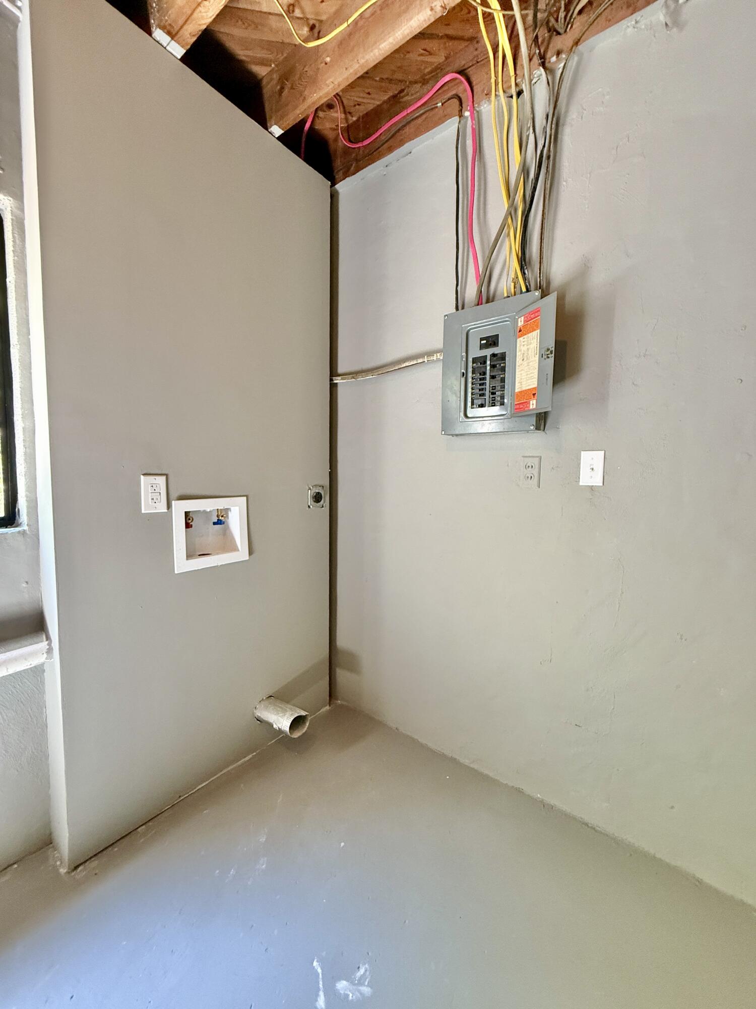 320 Franklin Hts Road Bassett, VA 24055 - Photo 23 of 28 Laundry