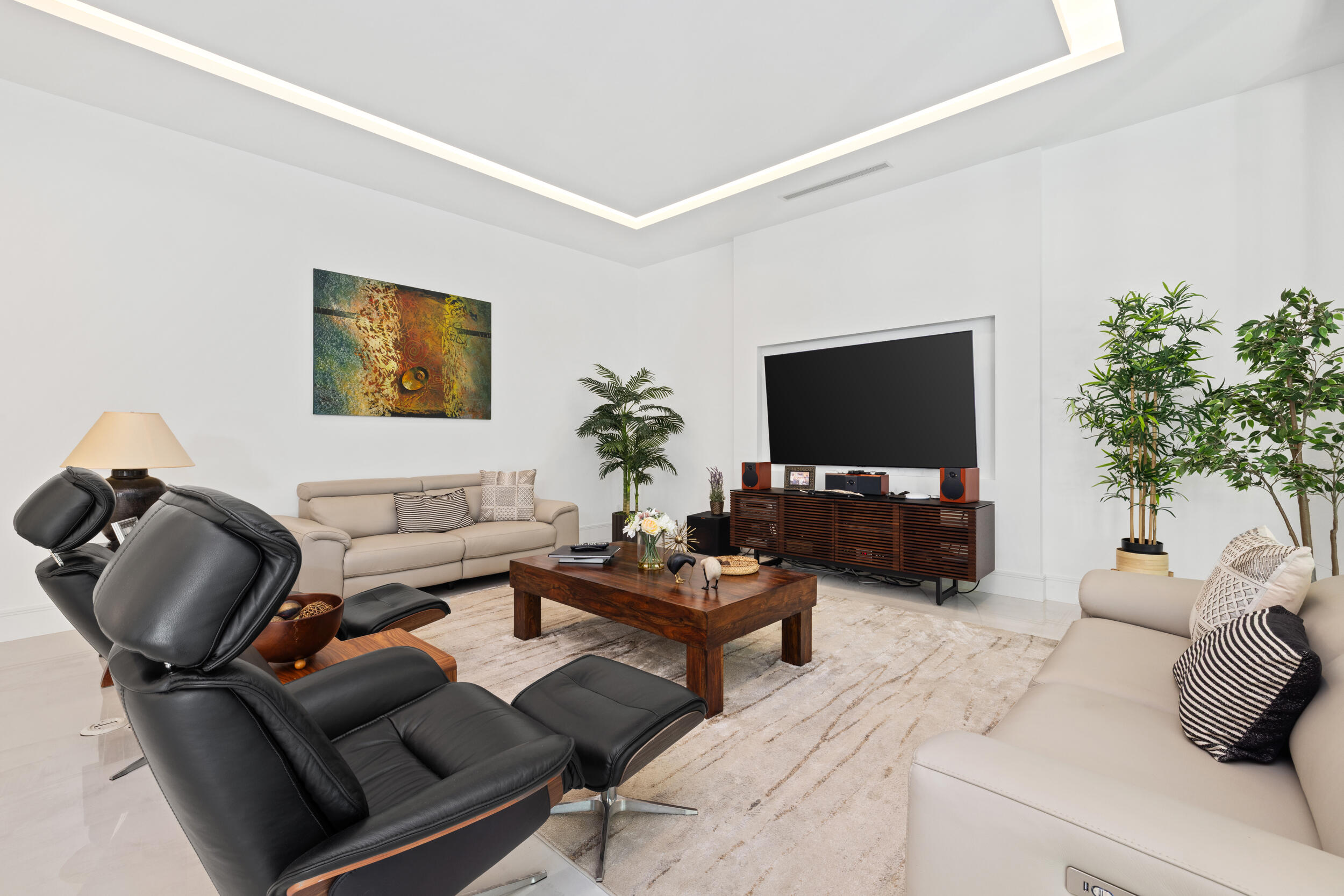 10 Coconut Road Delray Beach, FL 33444 - Photo 12 of 41 Living Area