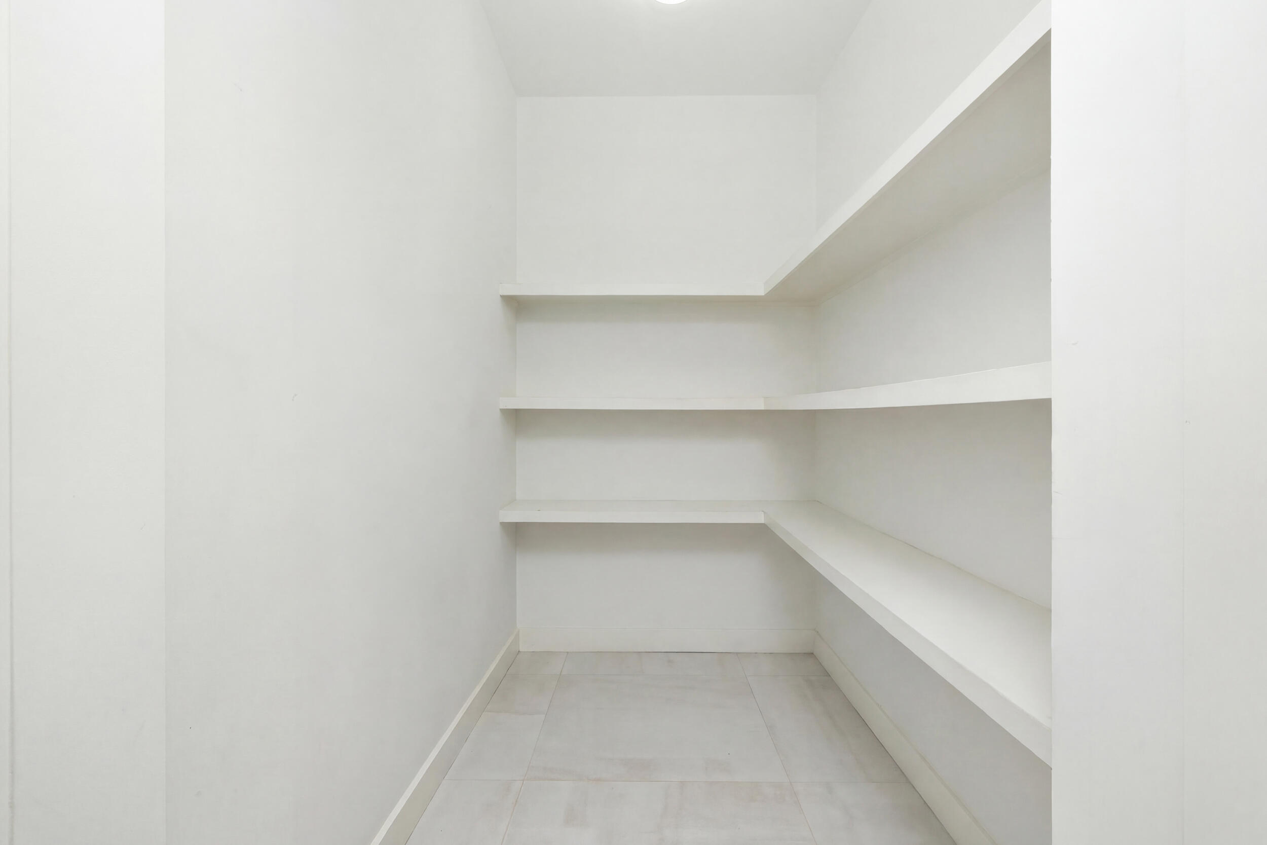 10 Coconut Road Delray Beach, FL 33444 - Photo 26 of 41 Pantry