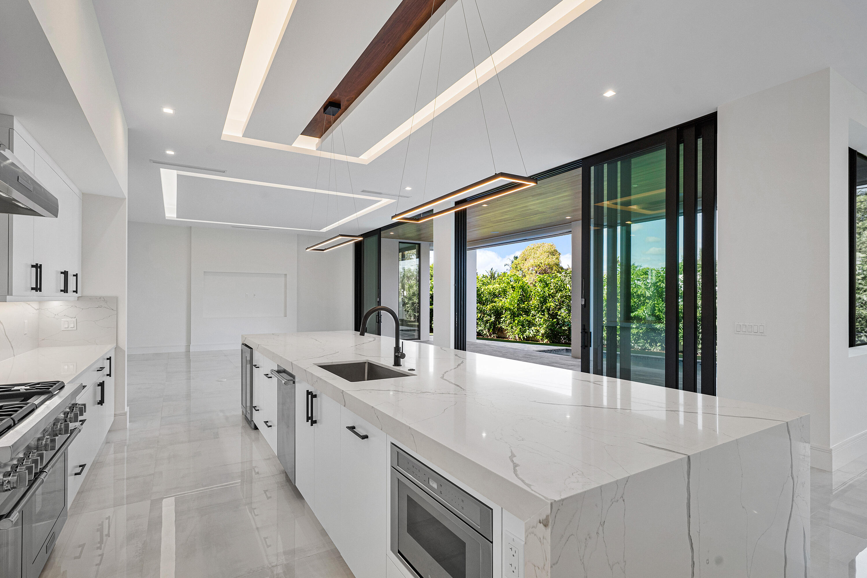 10 Coconut Road Delray Beach, FL 33444 - Photo 8 of 41 Kitchen