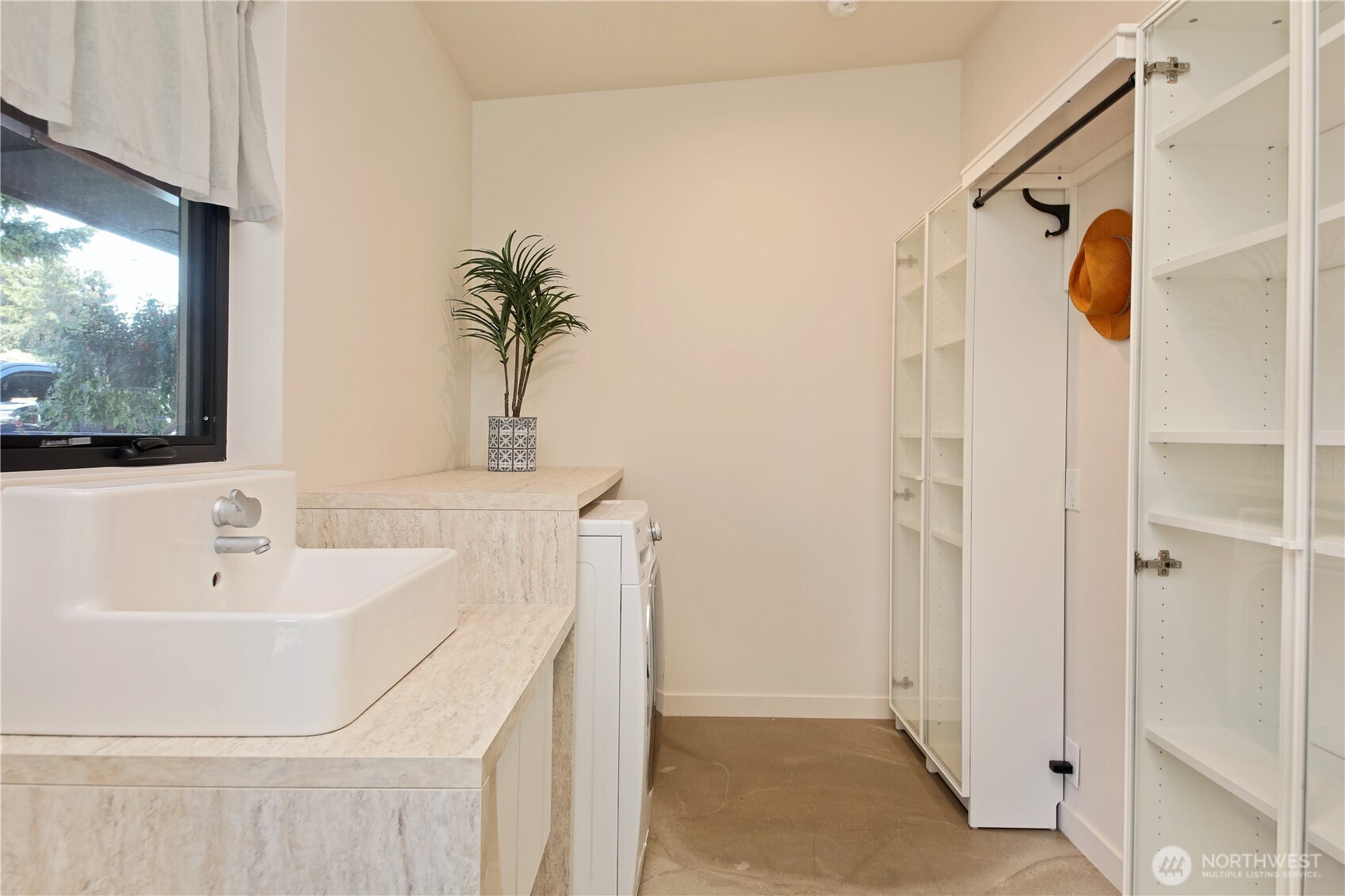 5453 Harborside Lane Freeland, WA 98249 - Photo 15 of 25 a bathroom with a sink and a mirror