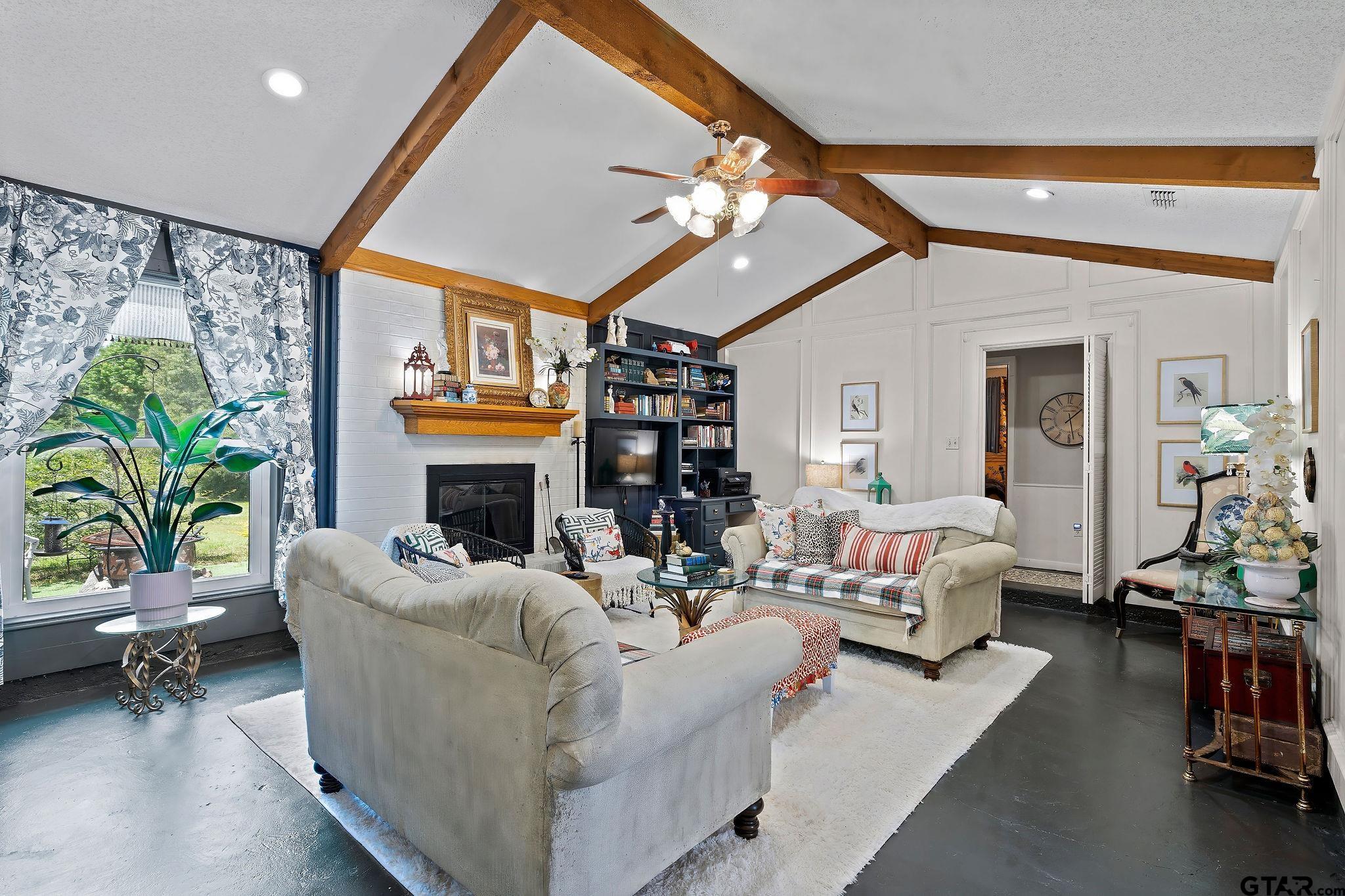 404 Jones Road Longview, TX 75603 - Photo 2 of 31