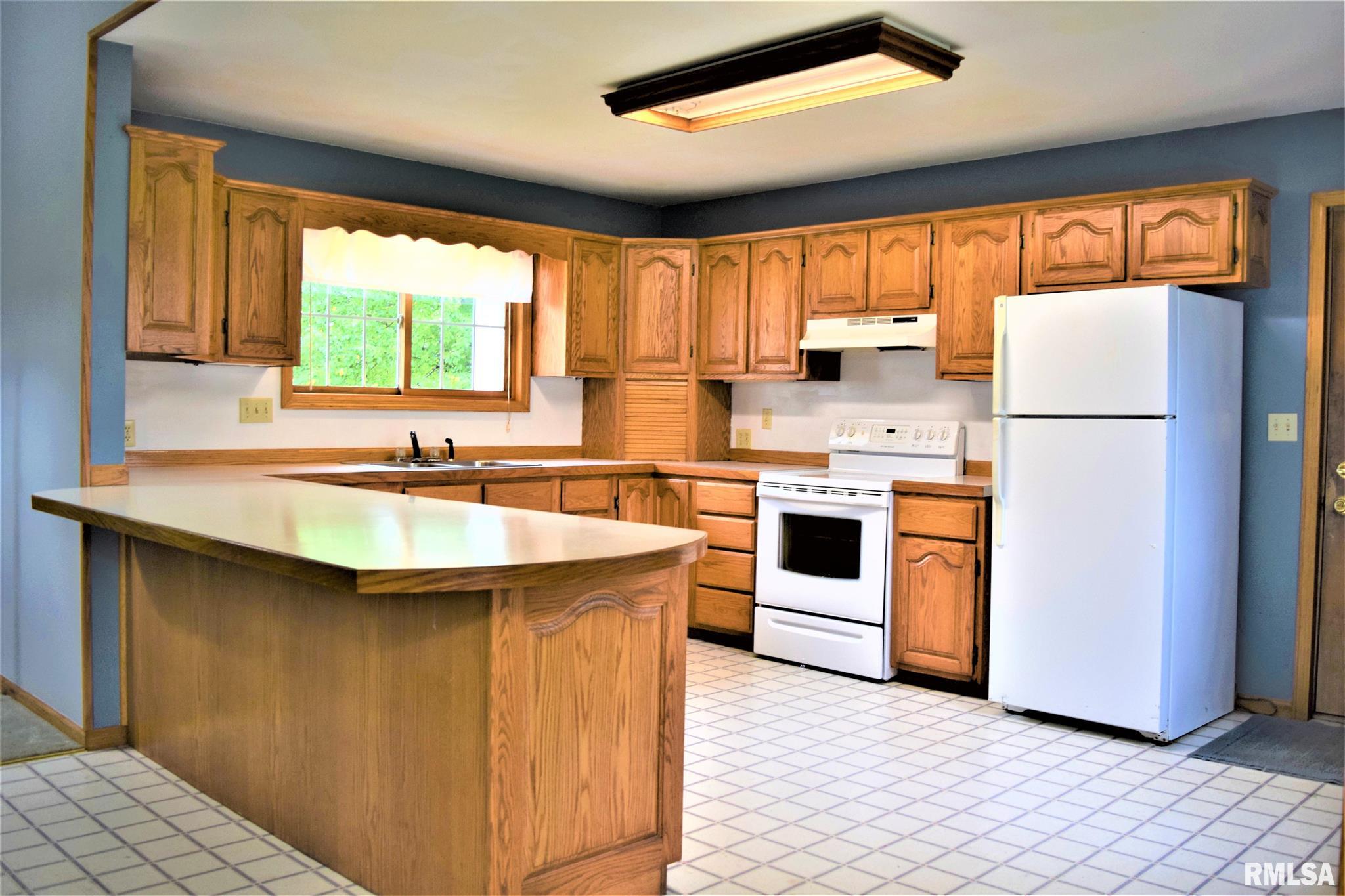 661 Water Tower Road Murrayville, IL 62668 - Photo 5 of 28