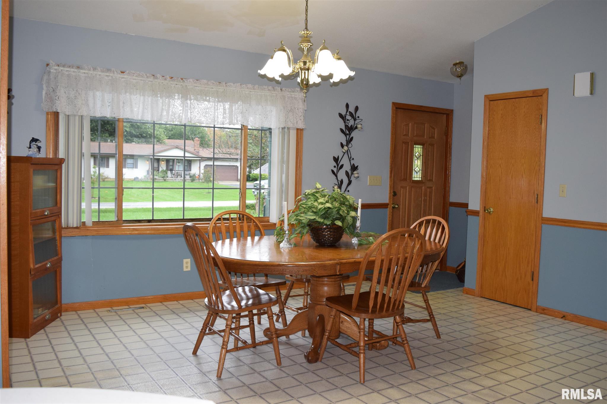 661 Water Tower Road Murrayville, IL 62668 - Photo 9 of 28