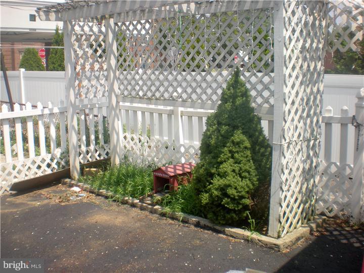 611 Ridgeway Street Gloucester City, NJ 08030 - Photo 11 of 11