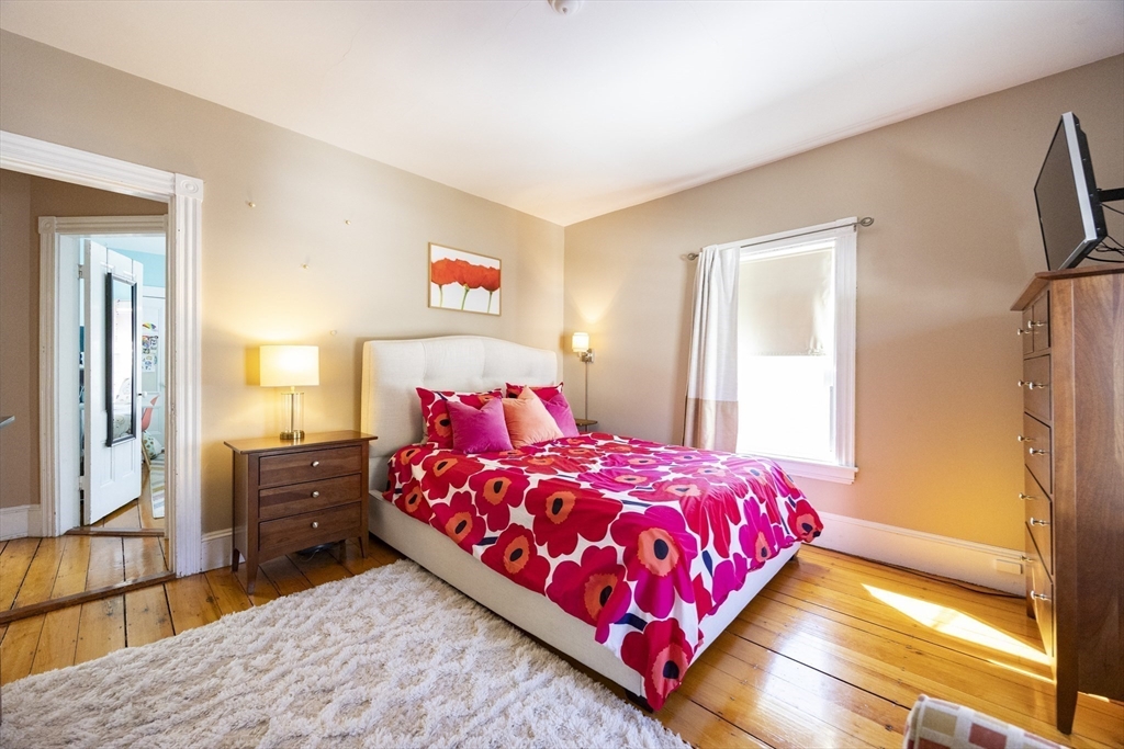 7 Elm Street Boston, MA 02136 - Photo 19 of 33