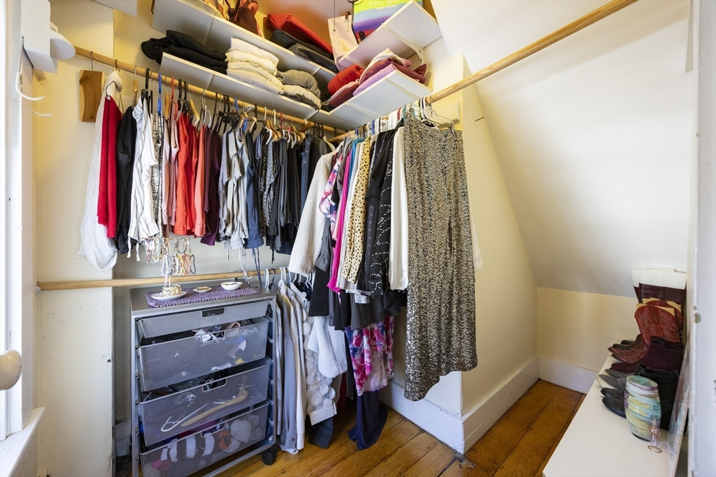 7 Elm Street Boston, MA 02136 - Photo 21 of 33