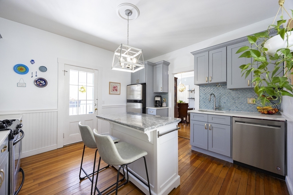 7 Elm Street Boston, MA 02136 - Photo 3 of 33