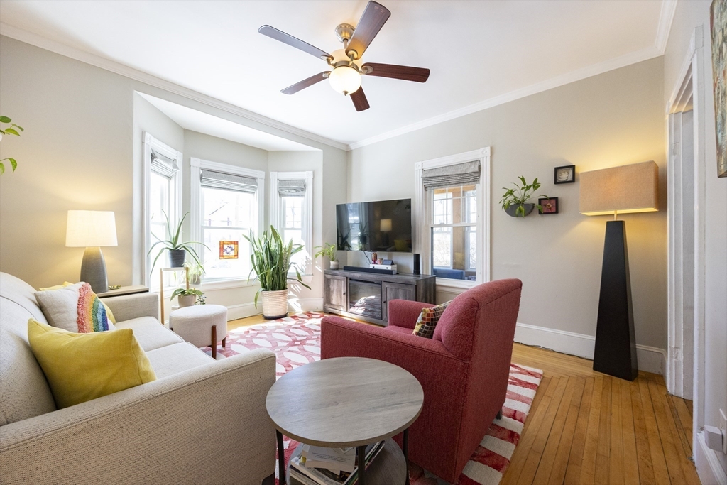 7 Elm Street Boston, MA 02136 - Photo 10 of 33