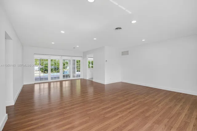 $5,490 | 1345 Southwest 9th Avenue, Boca Raton, FL 33486