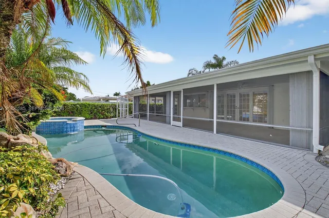 $5,490 | 1345 Southwest 9th Avenue, Boca Raton, FL 33486