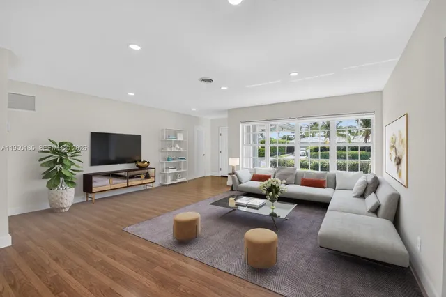 $5,490 | 1345 Southwest 9th Avenue, Boca Raton, FL 33486