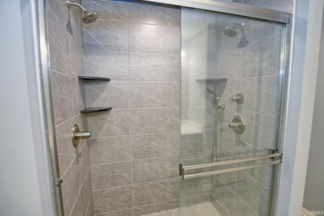 $437,900 | 11134 Ensle Drive, Evansville, IN 47725