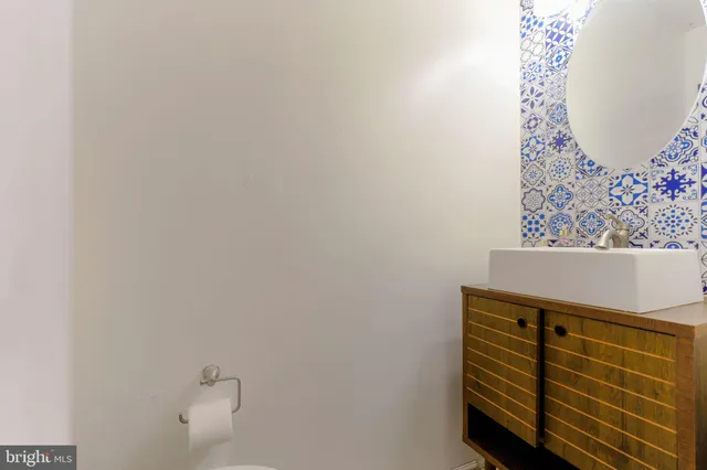 a view of utility room