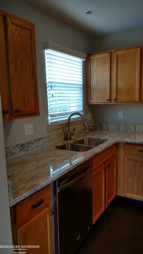 1752 Flagstone Circle Rochester, MI 48307 - Photo 21 of 35 50036577-20.JPG