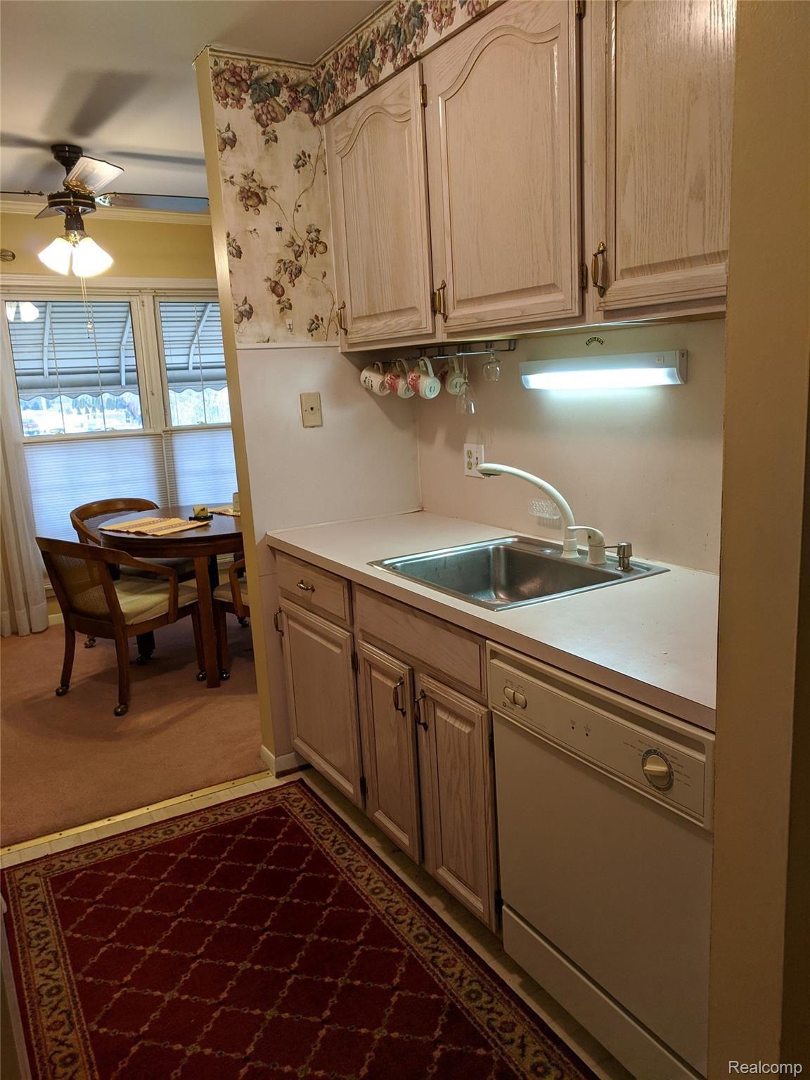 1199 South Sheldon Road, Unit 45 Plymouth, MI 48170 - Photo 5 of 11 Sheldon kitchen.jpg