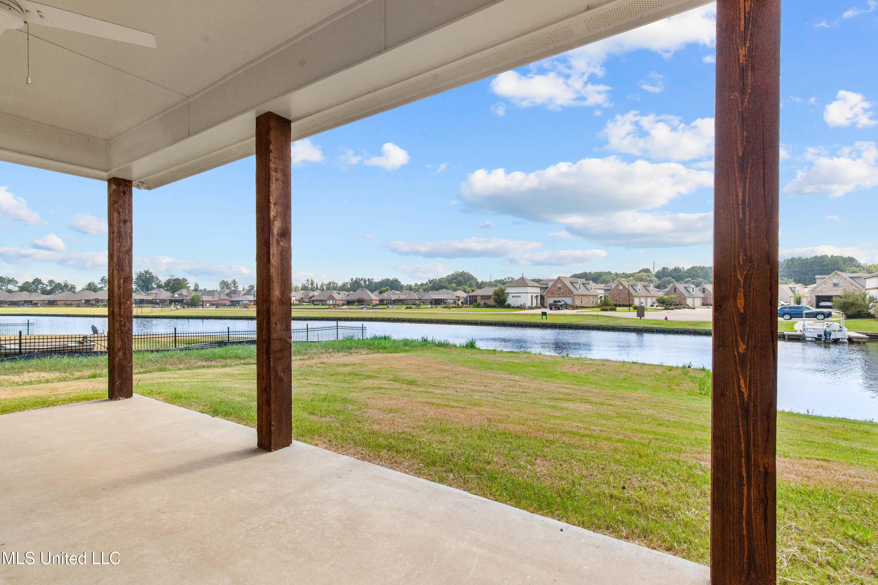 113 Harbor View Drive Madison, MS 39110 - Photo 2 of 26 113 Haarbor View-32