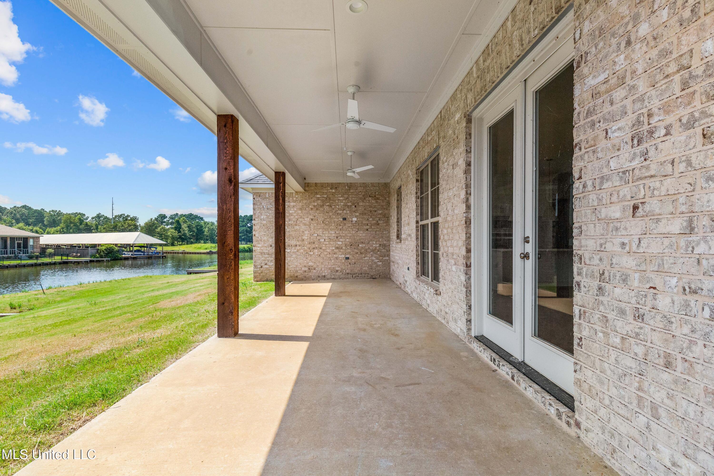 113 Harbor View Drive Madison, MS 39110 - Photo 24 of 26 113 Haarbor View-30