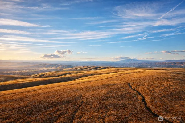 $449,900 | 100 Orchard Way, Wapato, WA 98951