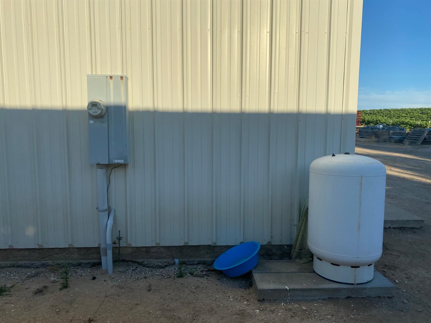 4860 Camp 8 Road Paso Robles, CA 93446 - Photo 19 of 25 a view of washer and dryer