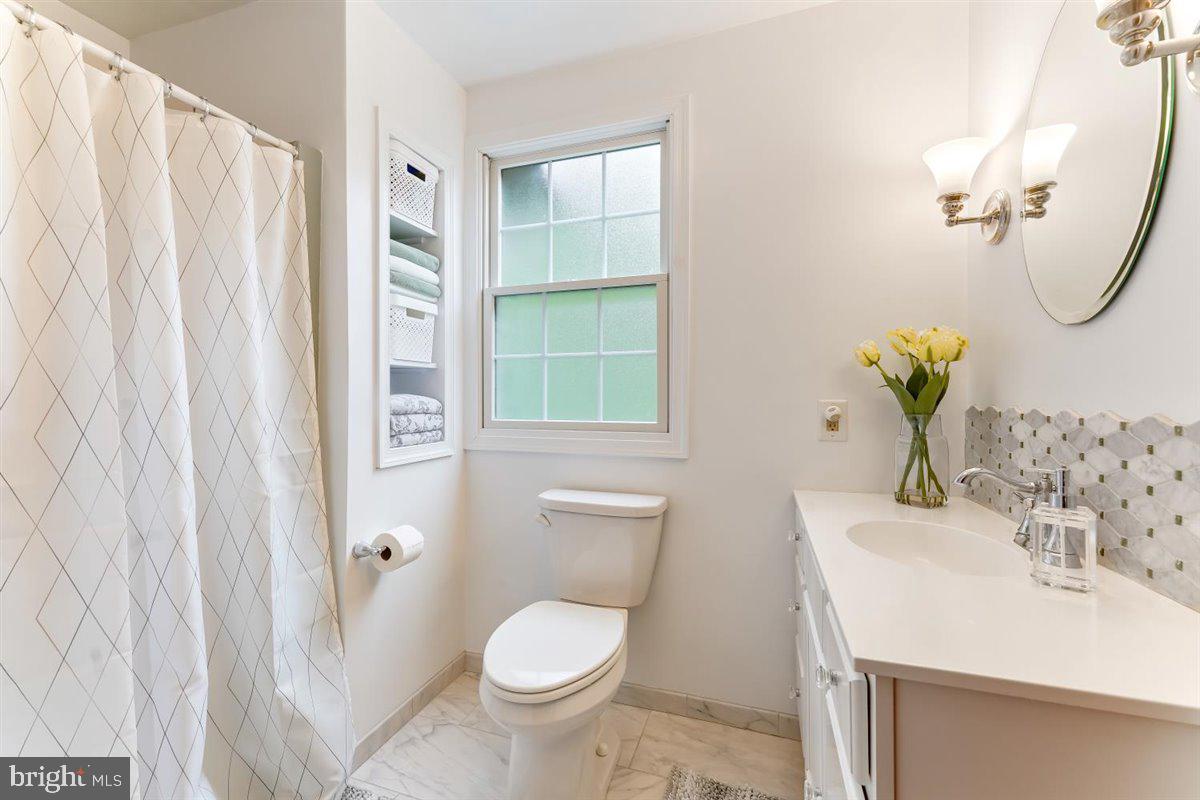 304 Bewley Road Havertown, PA 19083 - Photo 22 of 41 FULL BATH FIRST FLOOR