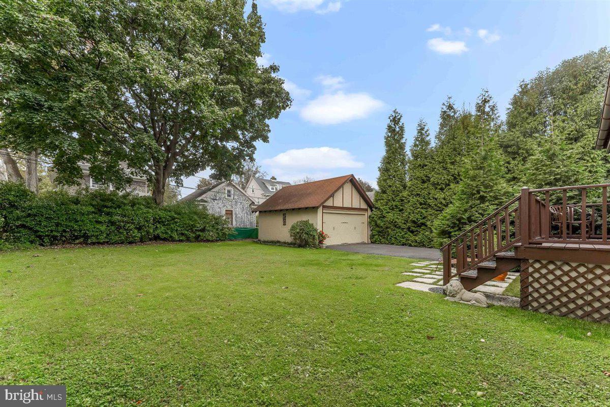 304 Bewley Road Havertown, PA 19083 - Photo 35 of 41 MANICURED BACK YARD