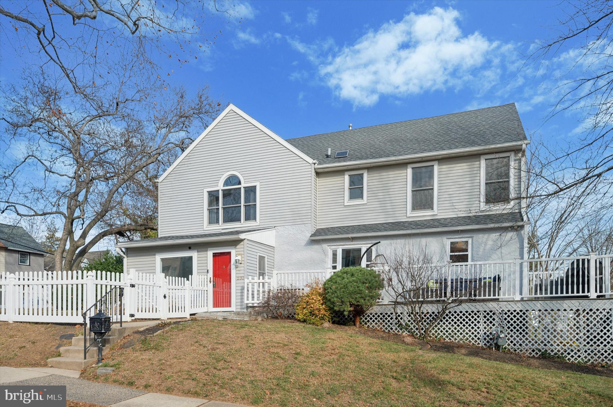 231 Henley Road Wynnewood, PA 19096 - Photo 3 of 36