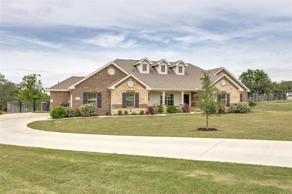 428 Herb Stephens Jr Way Springtown, TX 76082 - Photo 2 of 39
