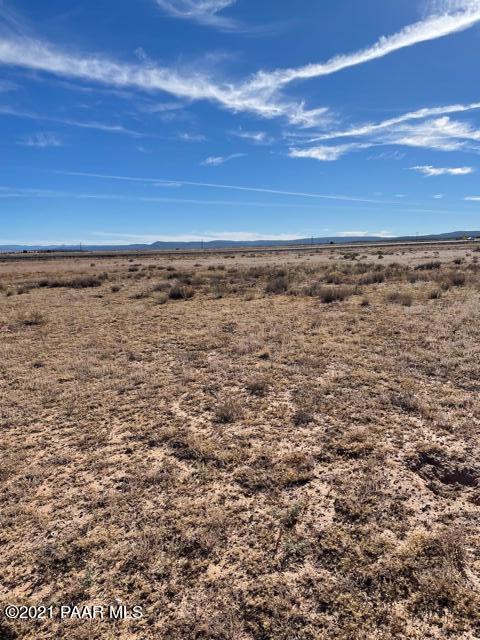 28229 Fort Rock Road Seligman, AZ 86337 - Photo 2 of 4 IMG_0976
