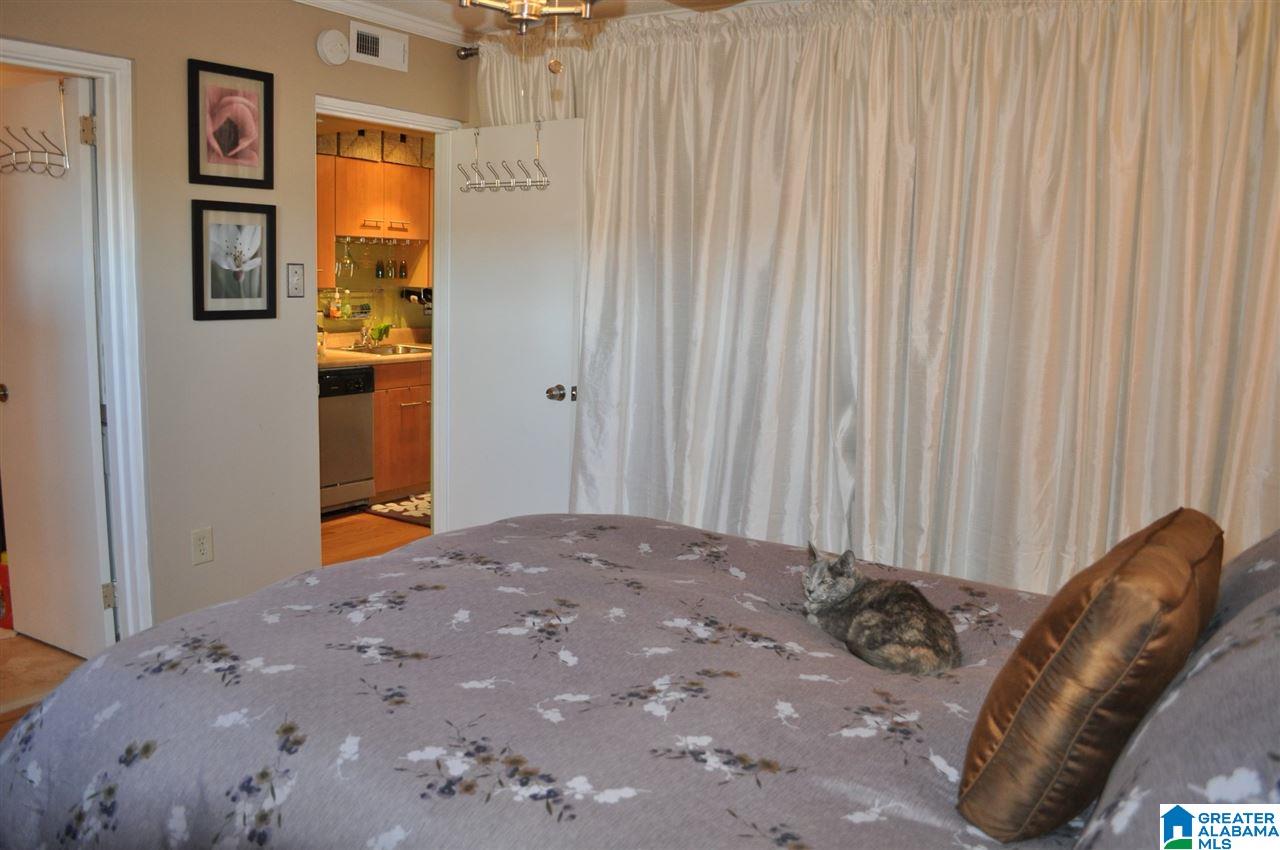 2990 Rhodes Circle South, Unit 213 Birmingham, AL 35205 - Photo 8 of 14
