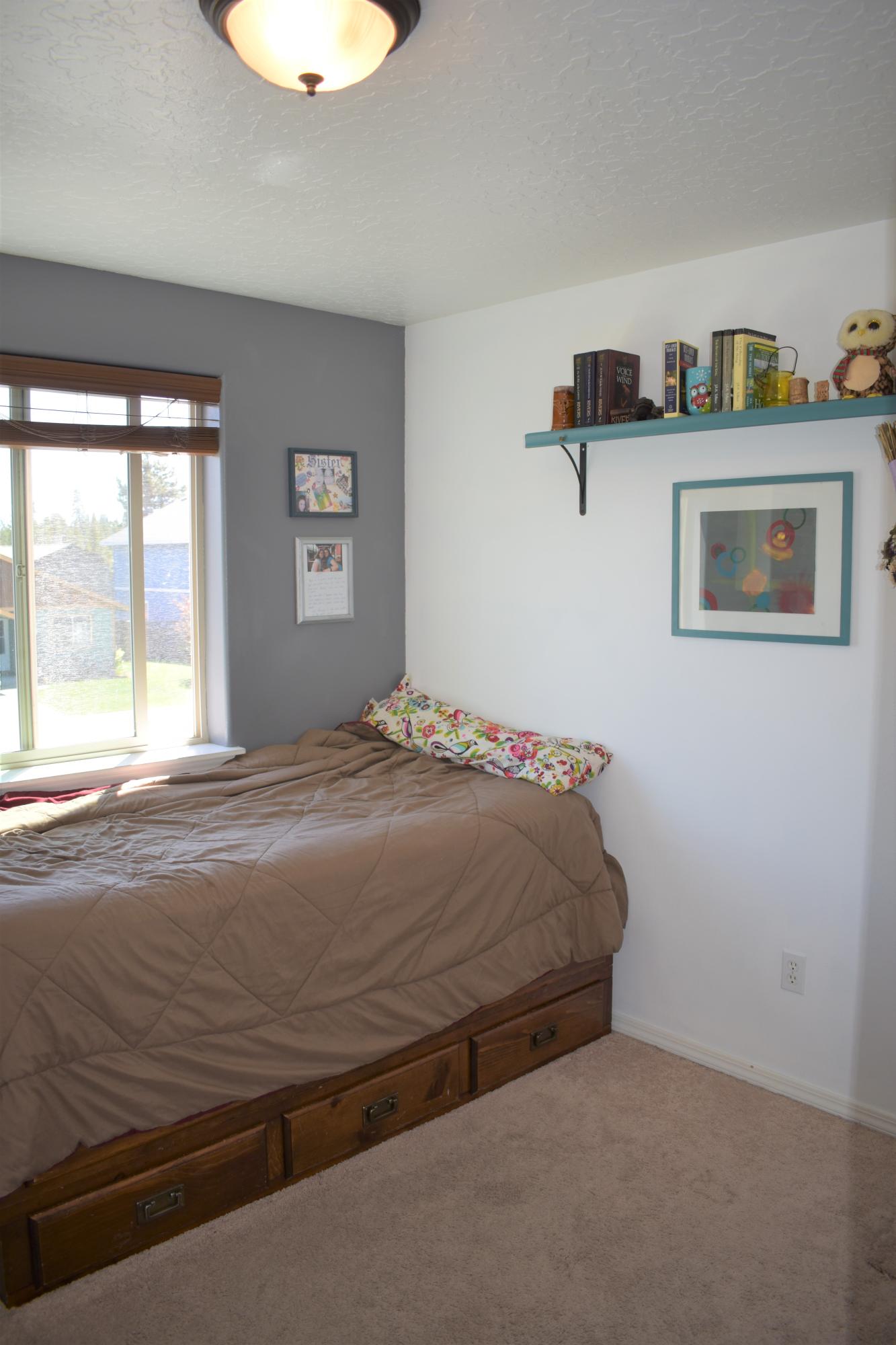 16464 Riley Drive La Pine, OR 97739 - Photo 31 of 43 Guest Bedroom 1