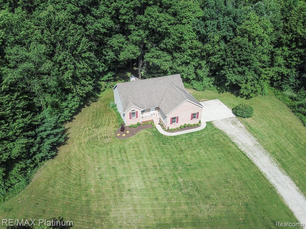 977 Kenneth Court Howell, MI 48843 - Photo 2 of 40 Gallery Image 2