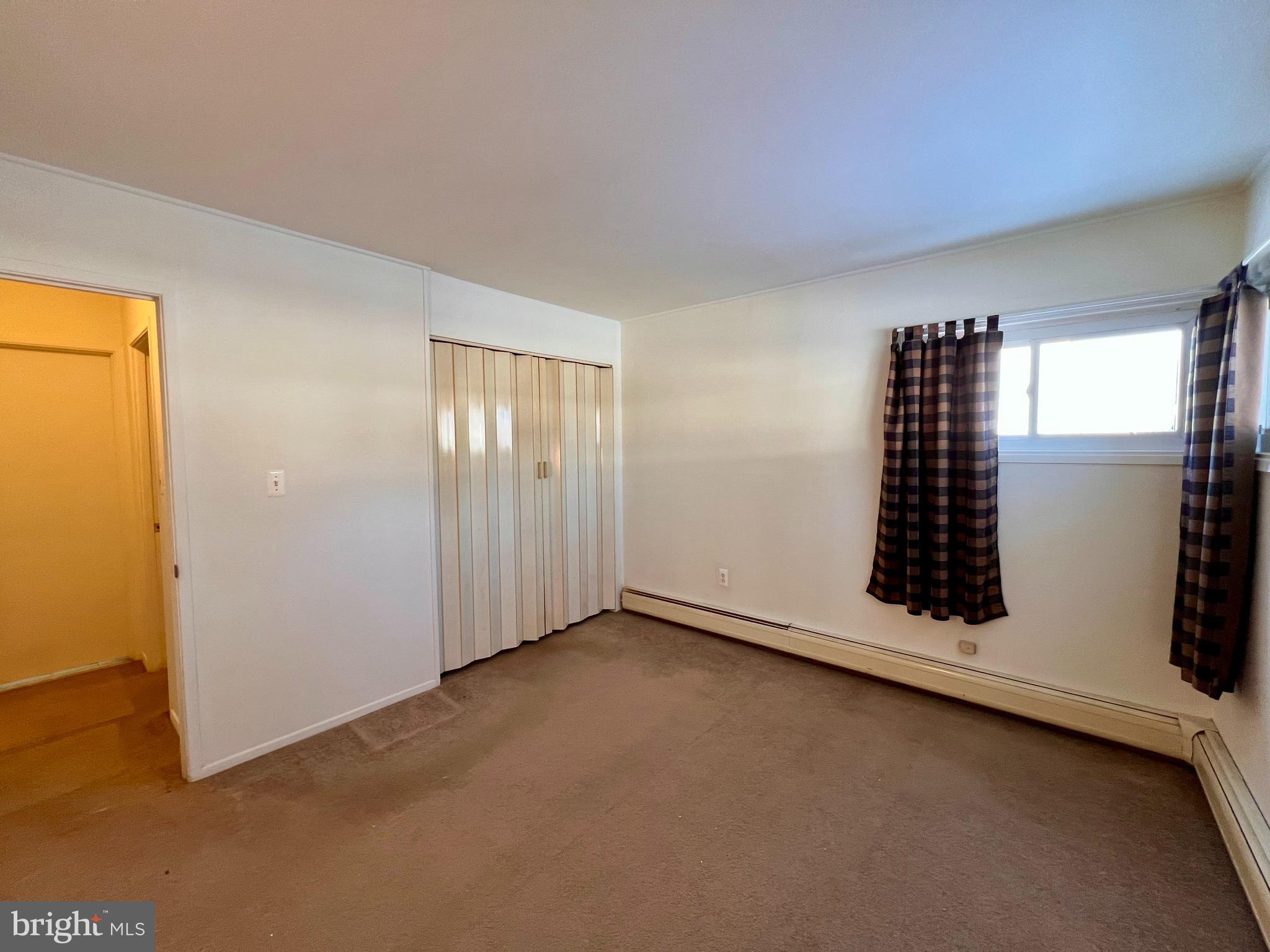 33 Jasmine Road Levittown, PA 19056 - Photo 11 of 24
