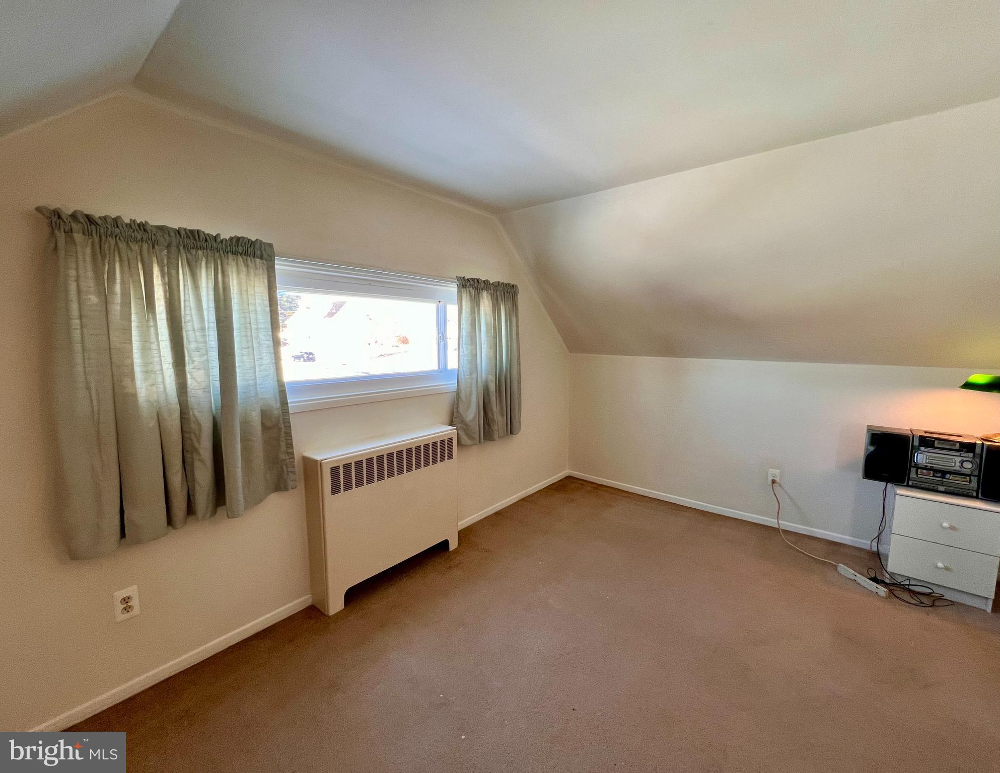 33 Jasmine Road Levittown, PA 19056 - Photo 15 of 24