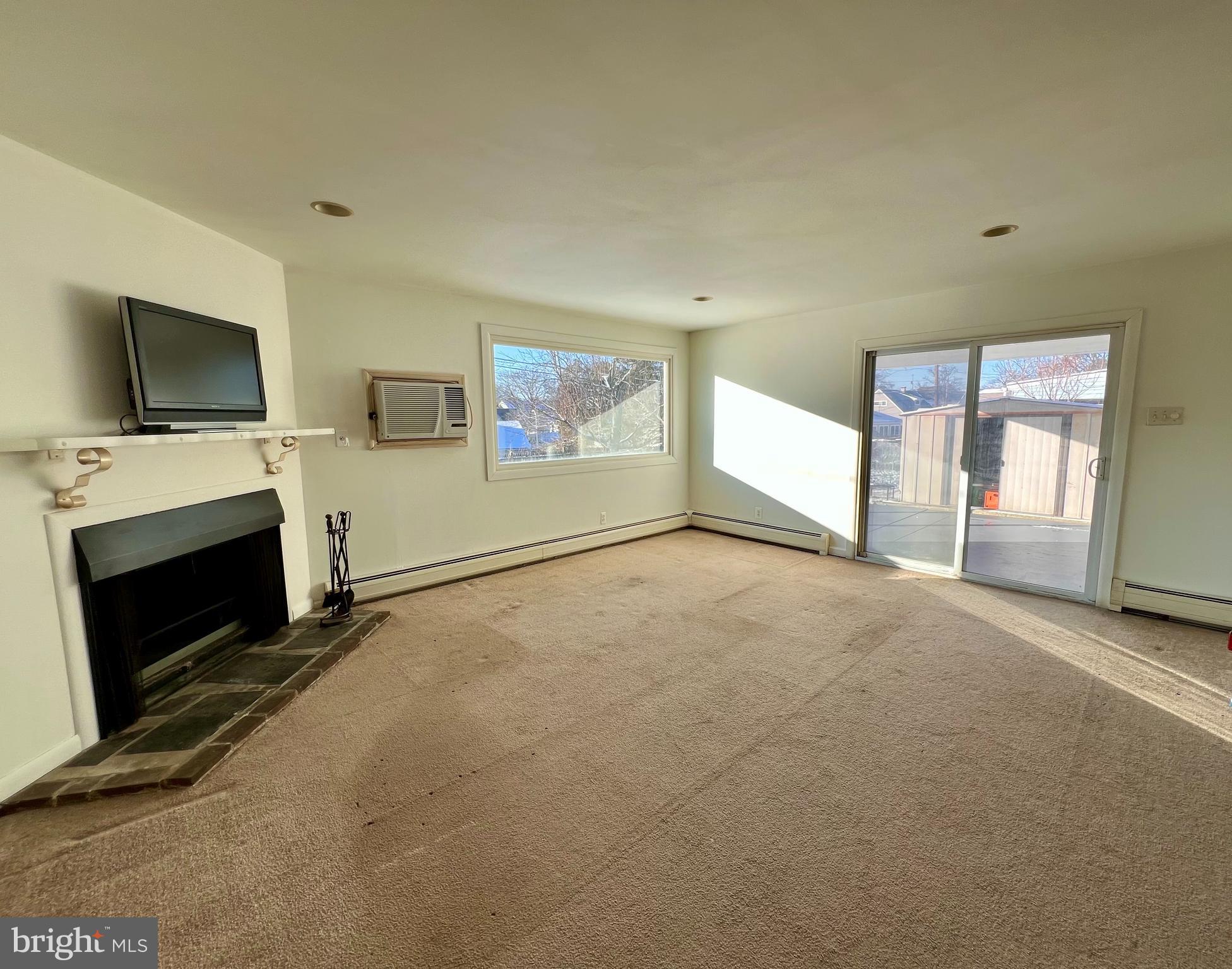 33 Jasmine Road Levittown, PA 19056 - Photo 7 of 24