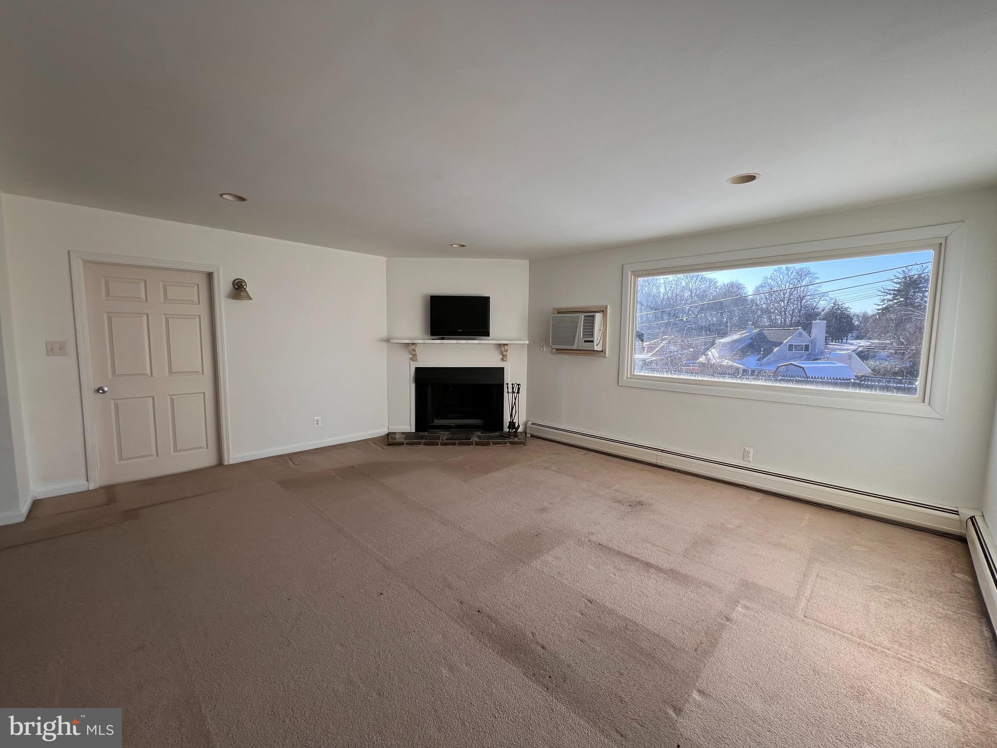 33 Jasmine Road Levittown, PA 19056 - Photo 8 of 24