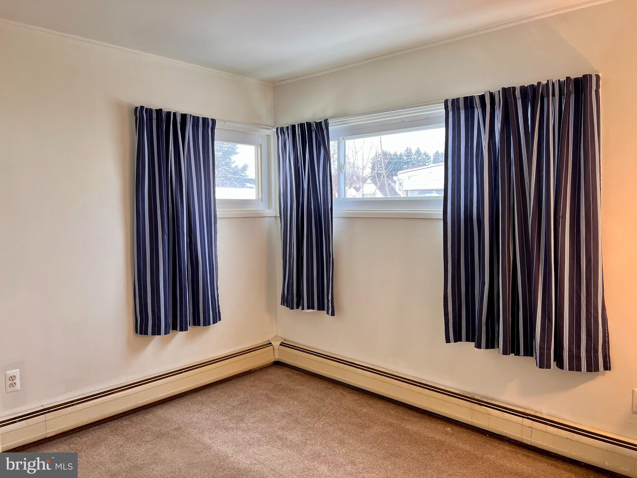 33 Jasmine Road Levittown, PA 19056 - Photo 10 of 24