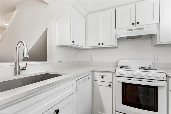 $1,295 | 1901 North Fitzhugh Avenue, Unit 19, Dallas, TX 75204