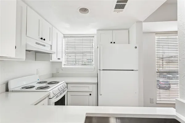$1,295 | 1901 North Fitzhugh Avenue, Unit 19, Dallas, TX 75204
