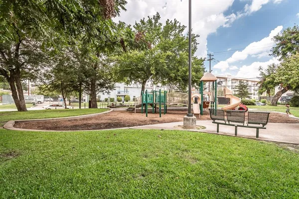 $1,295 | 1901 North Fitzhugh Avenue, Unit 19, Dallas, TX 75204