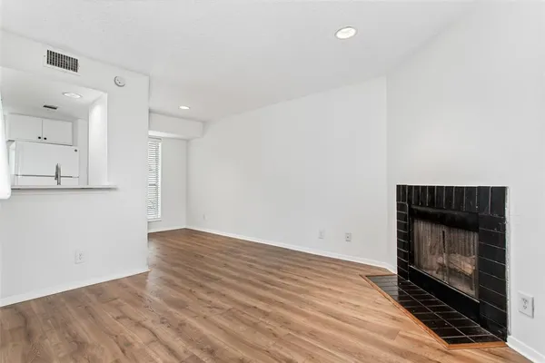 $1,295 | 1901 North Fitzhugh Avenue, Unit 19, Dallas, TX 75204