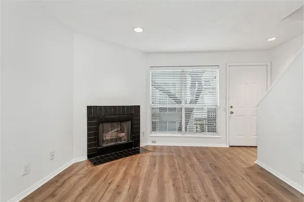 $1,295 | 1901 North Fitzhugh Avenue, Unit 19, Dallas, TX 75204