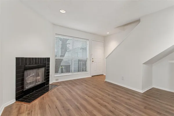 $1,295 | 1901 North Fitzhugh Avenue, Unit 19, Dallas, TX 75204