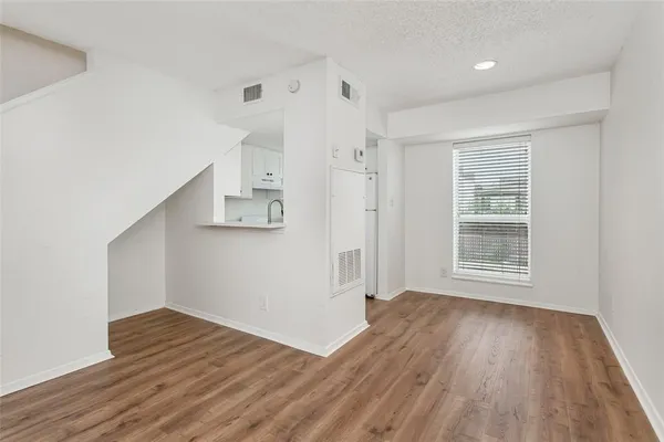 $1,295 | 1901 North Fitzhugh Avenue, Unit 19, Dallas, TX 75204
