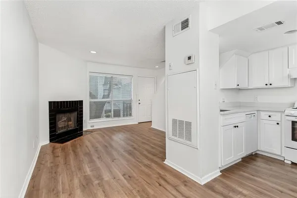 $1,295 | 1901 North Fitzhugh Avenue, Unit 19, Dallas, TX 75204