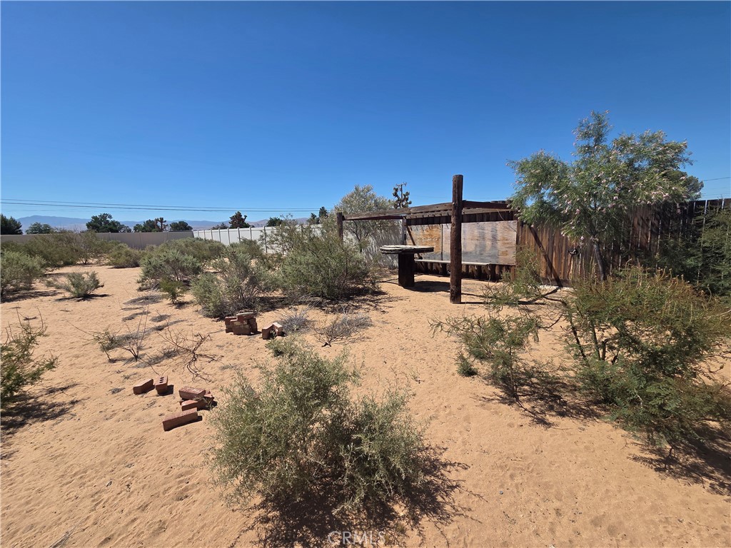 13881 Jicarilla Road Apple Valley, CA 92307 - Photo 26 of 30