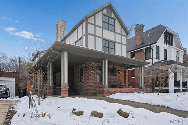 $800,000 | 6916 Amherst Avenue, University City, MO 63130