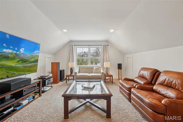 $800,000 | 6916 Amherst Avenue, University City, MO 63130