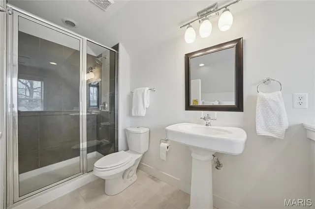 $800,000 | 6916 Amherst Avenue, University City, MO 63130